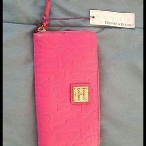 Dooney & Burke zip wallet